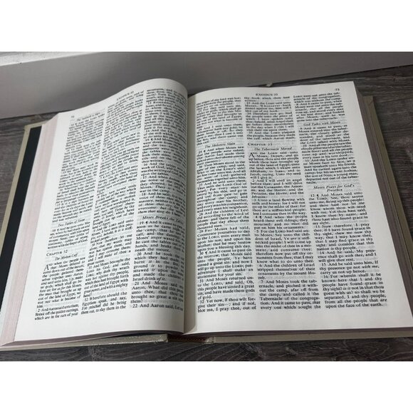 The Holy Bible Authorized King James Version Hardcover 1982 - Picture 3 of 5